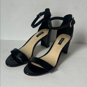 Nine West Pruce Block Heel Sandal • Size 9.5 • Classic Strappy Summer Staple =